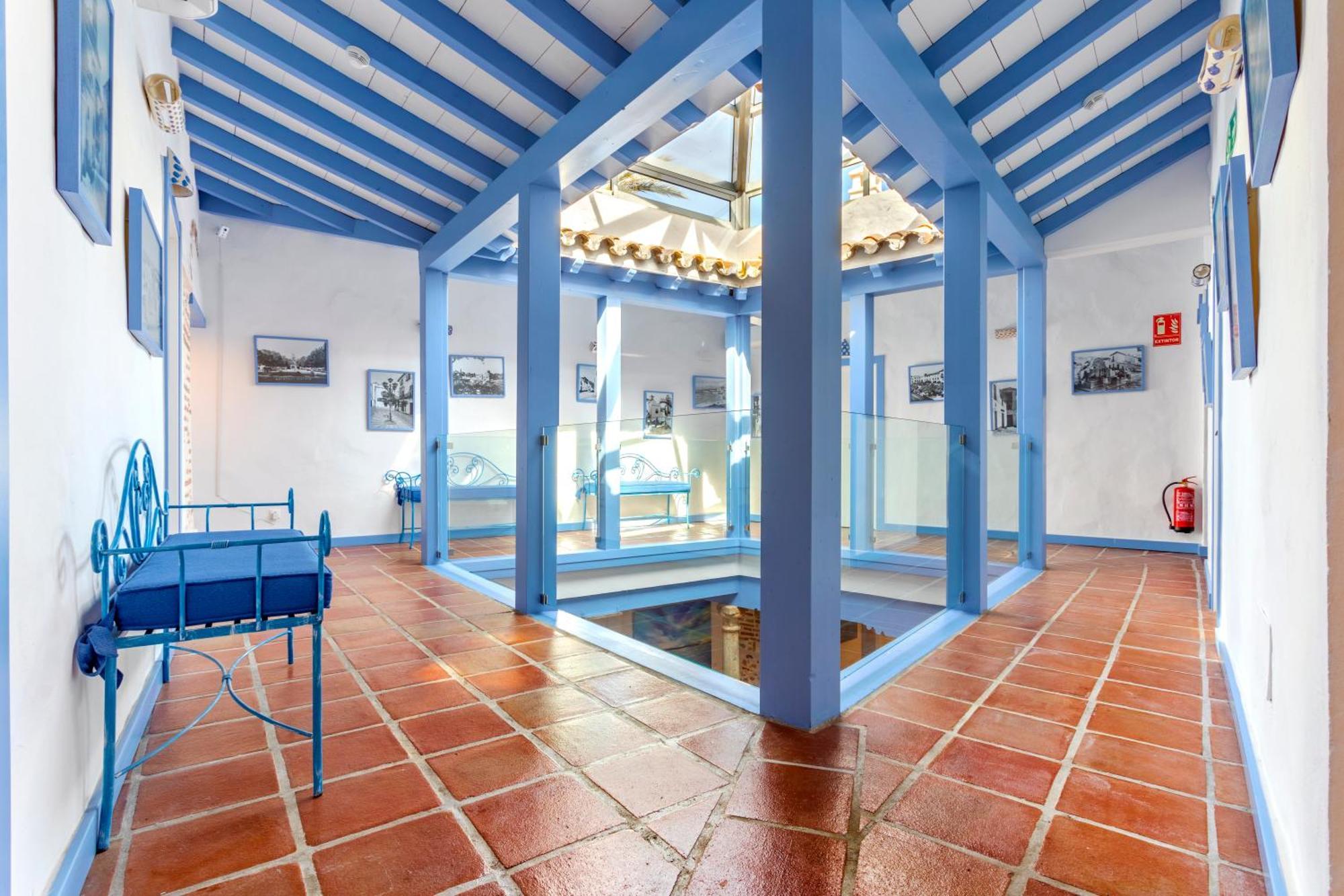 The Old House Marbella Hotel Exterior photo