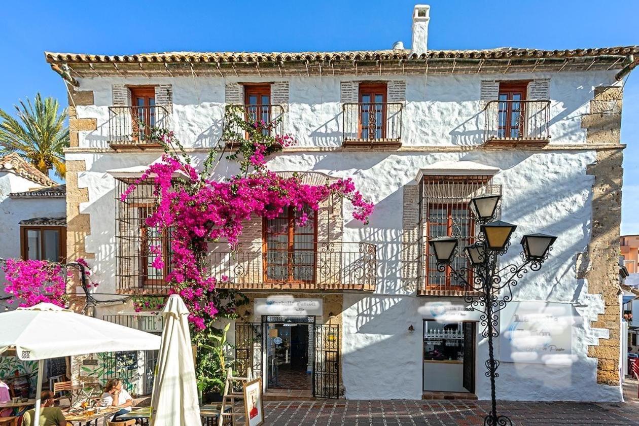 The Old House Marbella Hotel Exterior photo